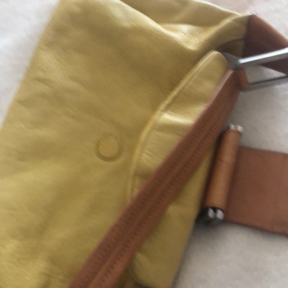 Medium handbag in brand new-like condition - Picture 7 of 7